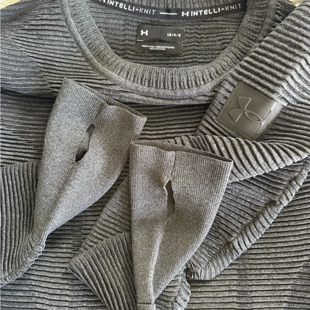 Under Armour Dark Gray Crewneck Athletic Top - szL